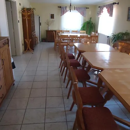 Pensión Deutsches Haus 4*